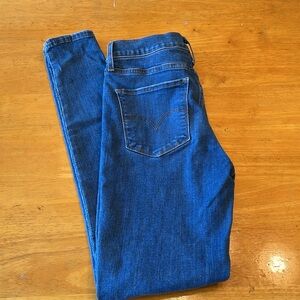 Levi’s 720 high rise super skinny distressed jeans. 26” waist